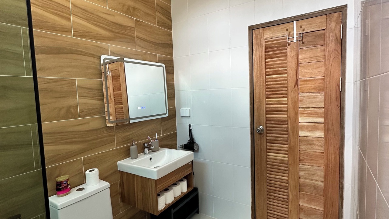 Photo of Bathroom in Nuea Khlong
