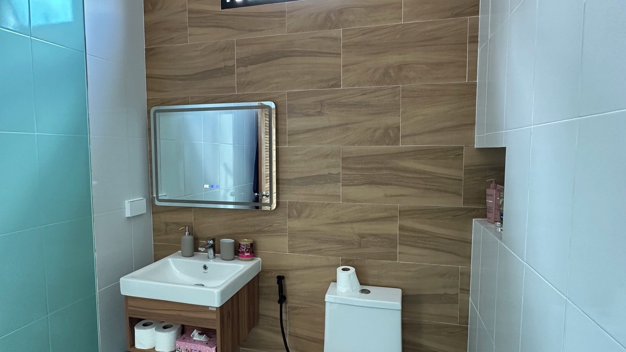 Photo of Bathroom in Nuea Khlong