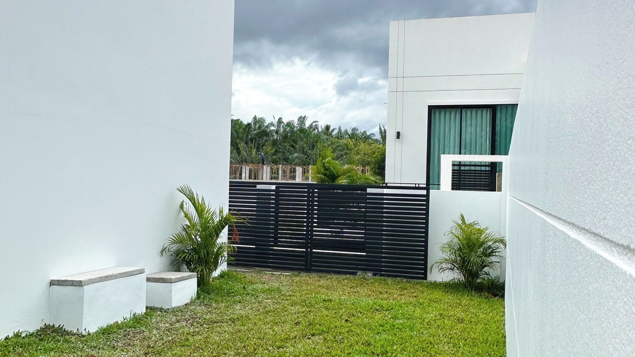 Photo of Patio Balcony in Nuea Khlong