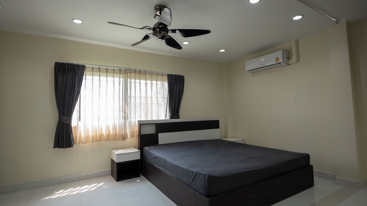 Photo of Bedroom in Wattana