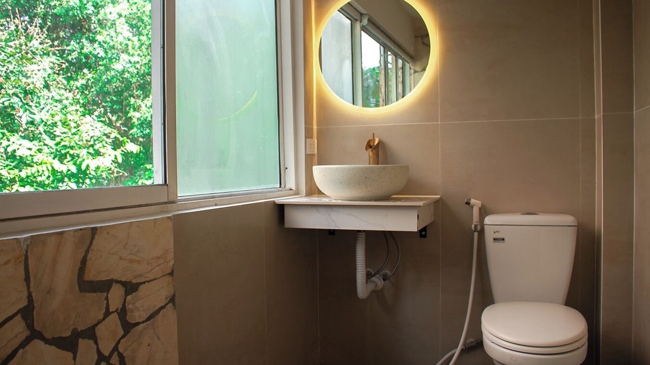 Photo of Bathroom in Old Quarter