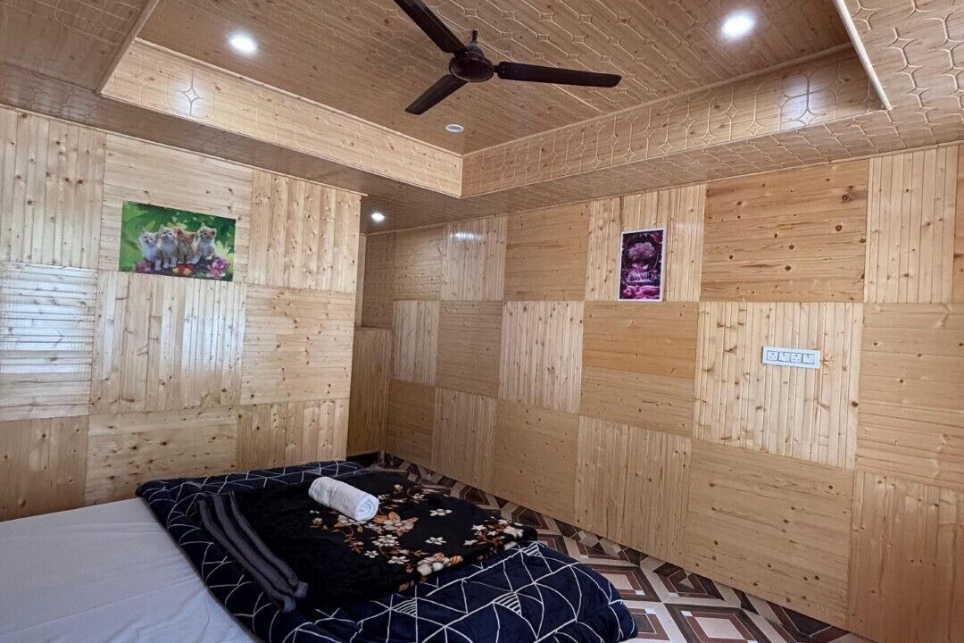 Photo of Bedroom in Kasol