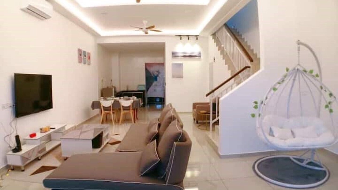 Photo of Livingroom in Bukit Indah 2