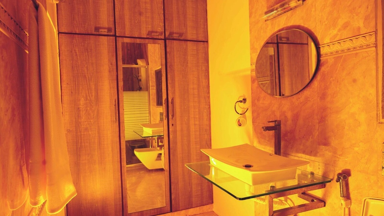 Photo of Bathroom in Ekkatuthangal