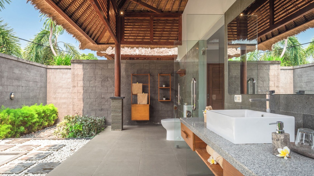 Photo of Bathroom in Kalisada
