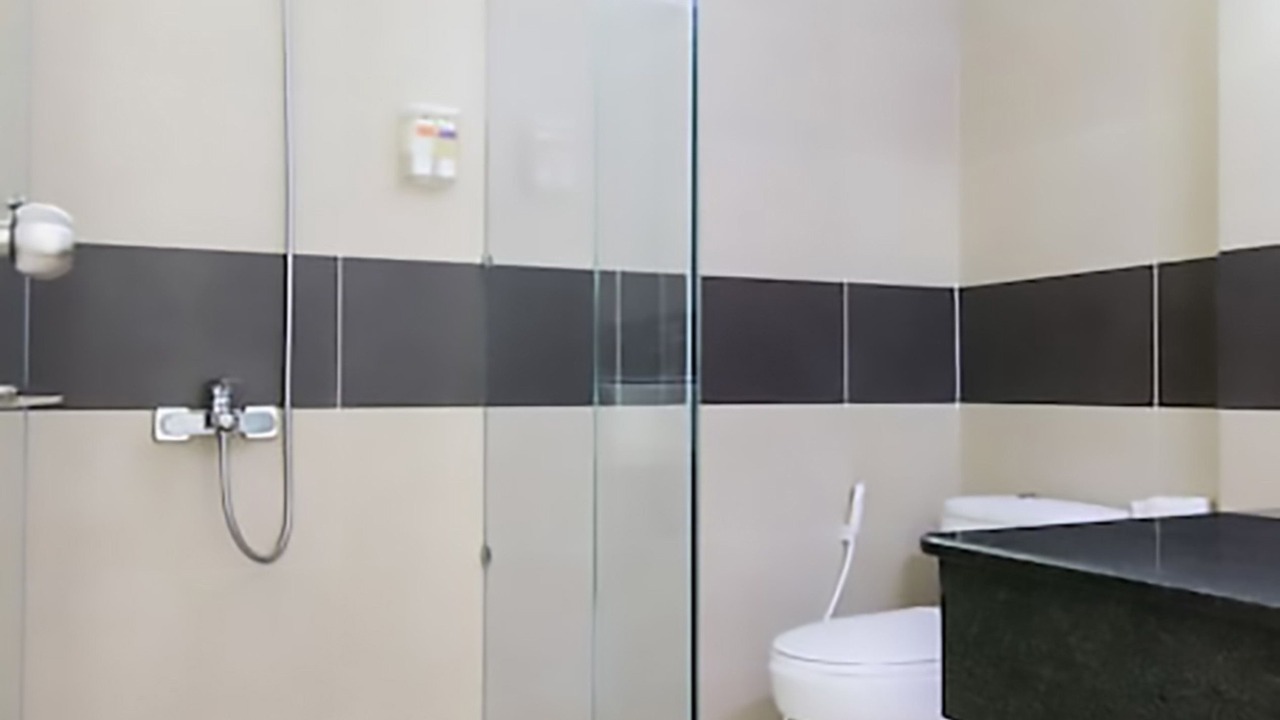 Photo of Bathroom in Mean Chey