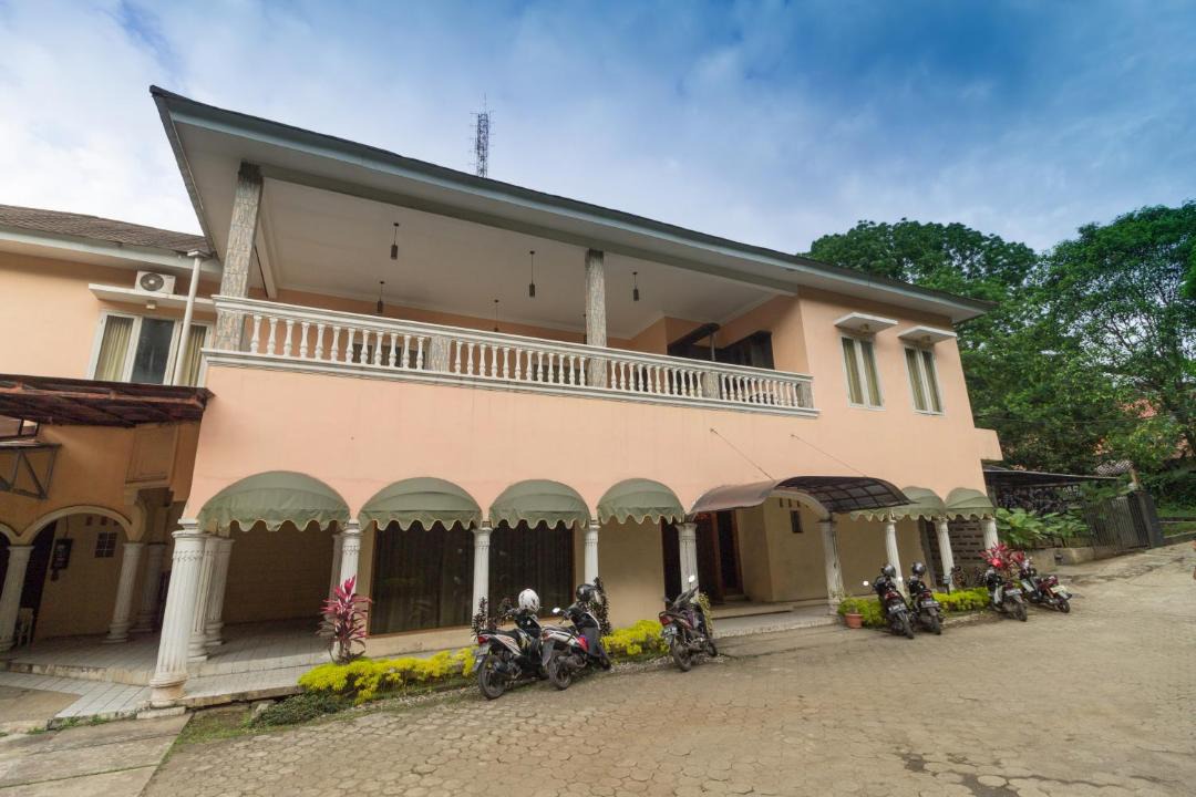 Photo of Buildings in Bogor Tengah