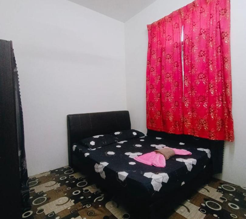Photo of Bedroom in Kampung Gial
