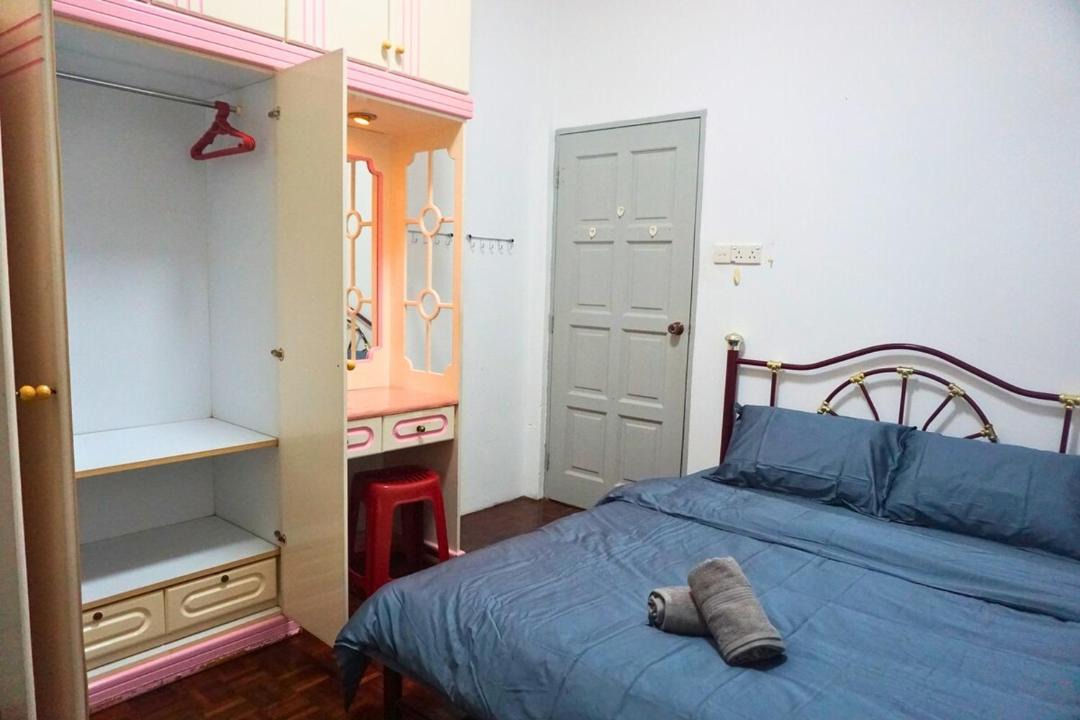 Photo of Bedroom in Lutong