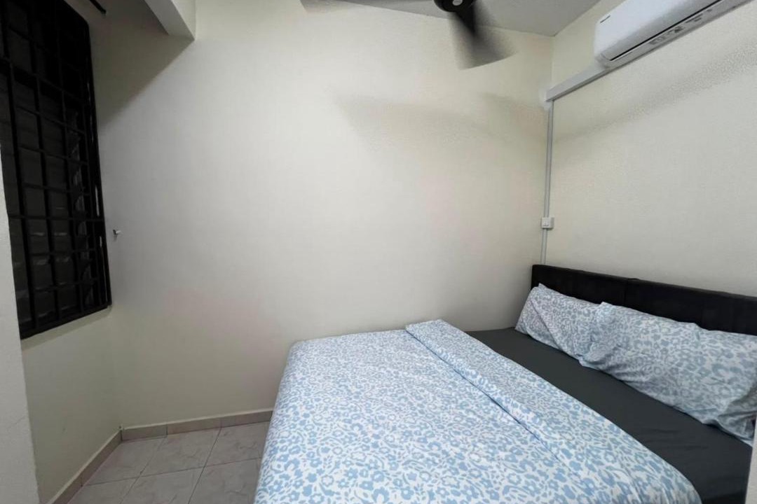 Photo of Bedroom in Taman Desa Cemerlang