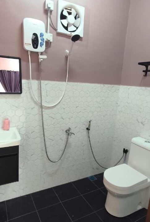 Photo of Bathroom in Kampung Sura