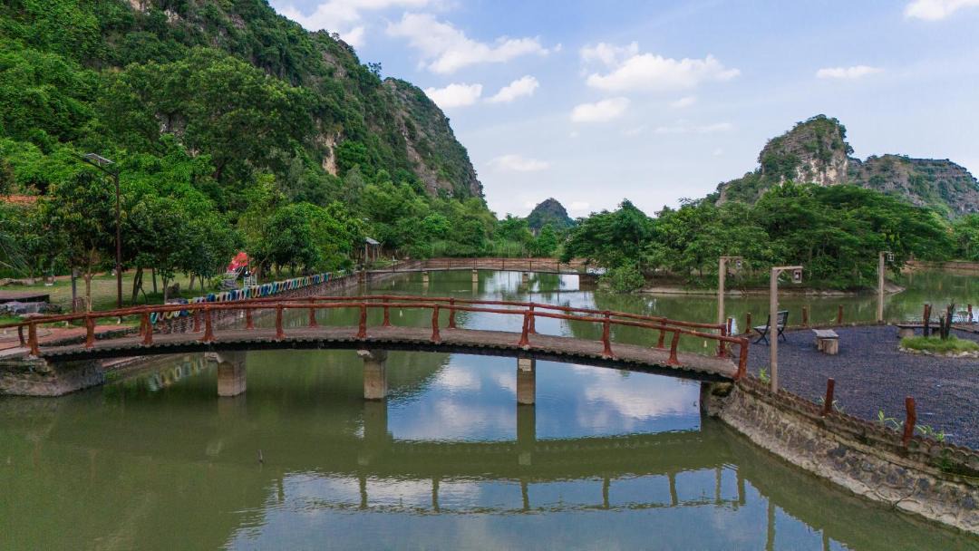 Photo of Others in Hoa Lu