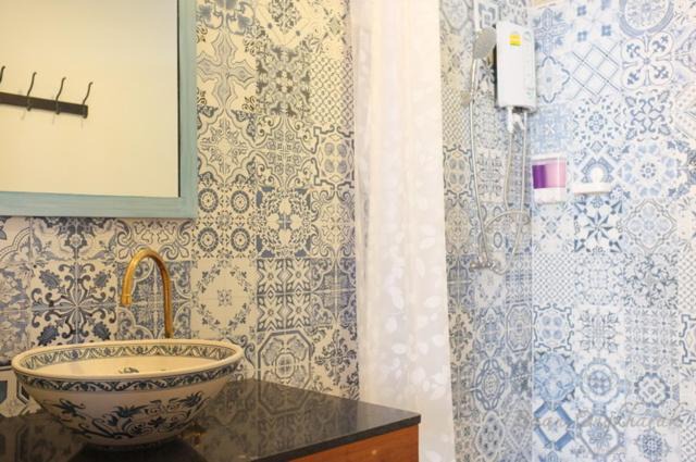 Photo of Bathroom in Thanon Nakhon Chai Si
