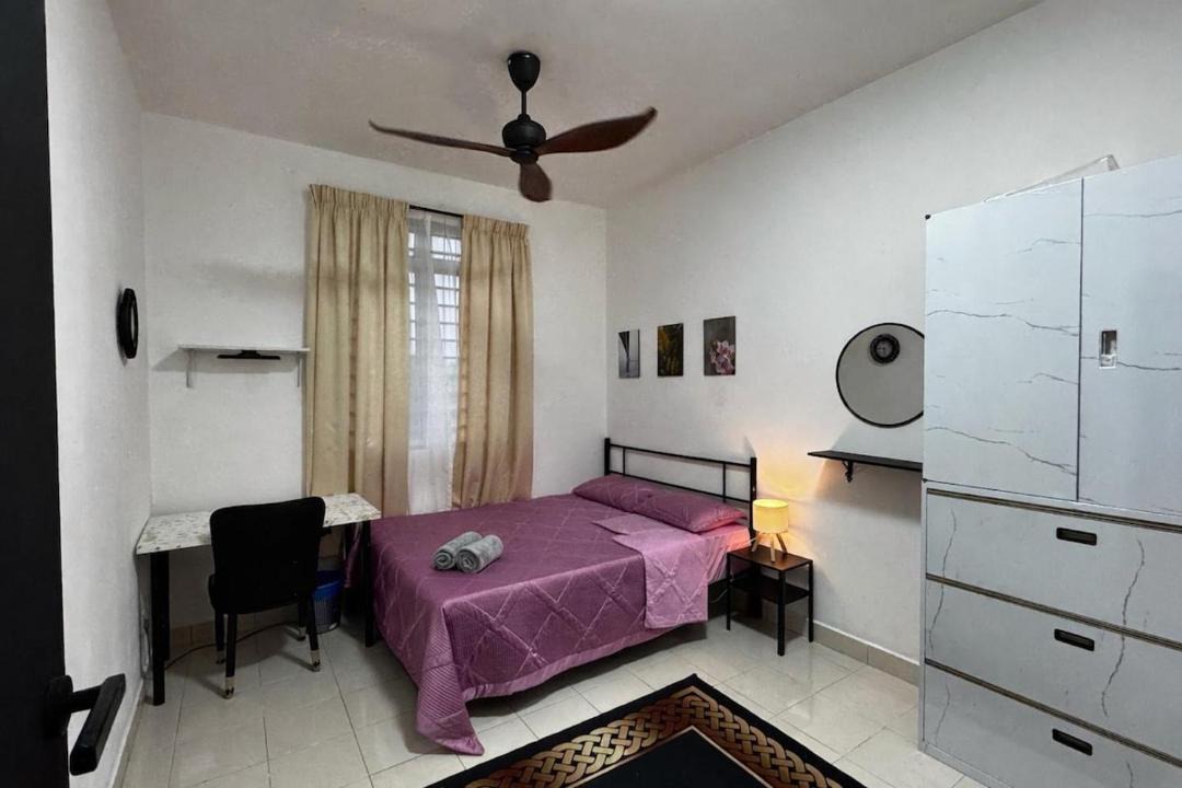 Photo of Bedroom in Melayu