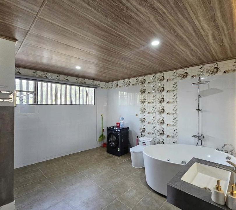 Photo of Bathroom in Ong Lang