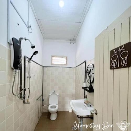 Photo of Bathroom in Batu Buruk