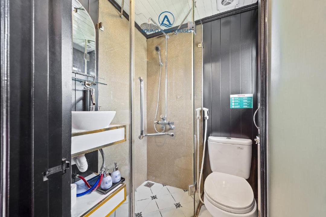 Photo of Bathroom in Ha Long