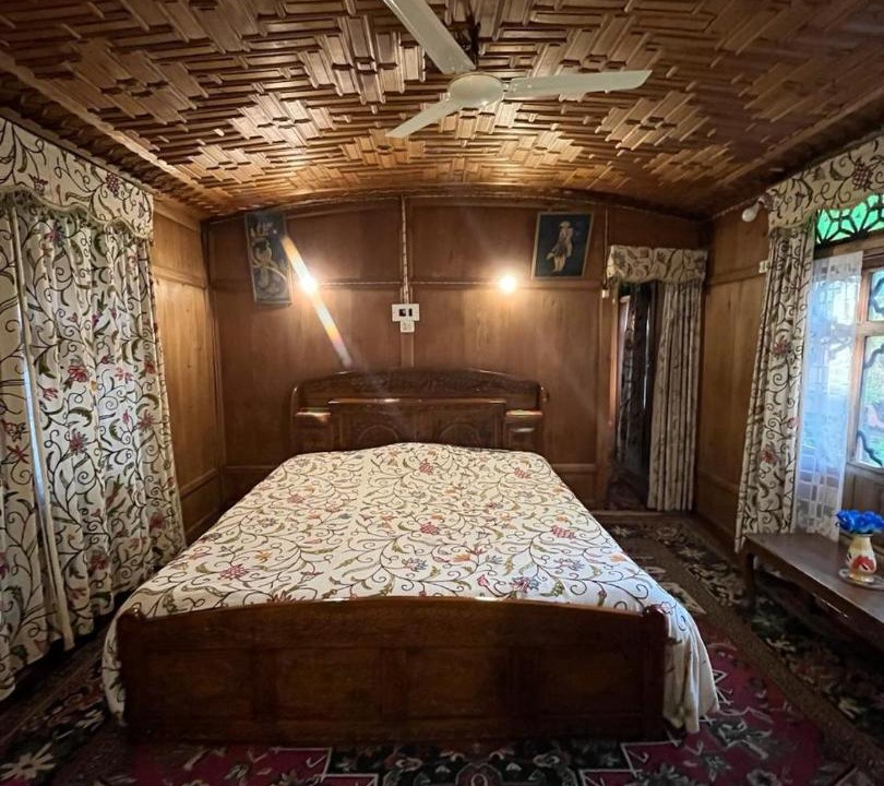 Photo of Bedroom in Nagin Bagh