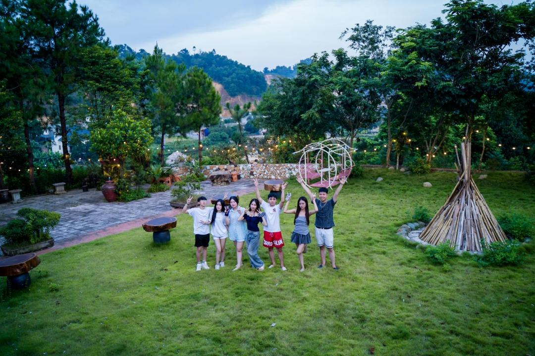 Photo of Others in Quoc Oai