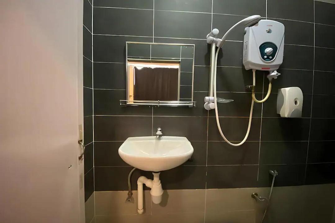 Photo of Bathroom in Batu Ferringhi
