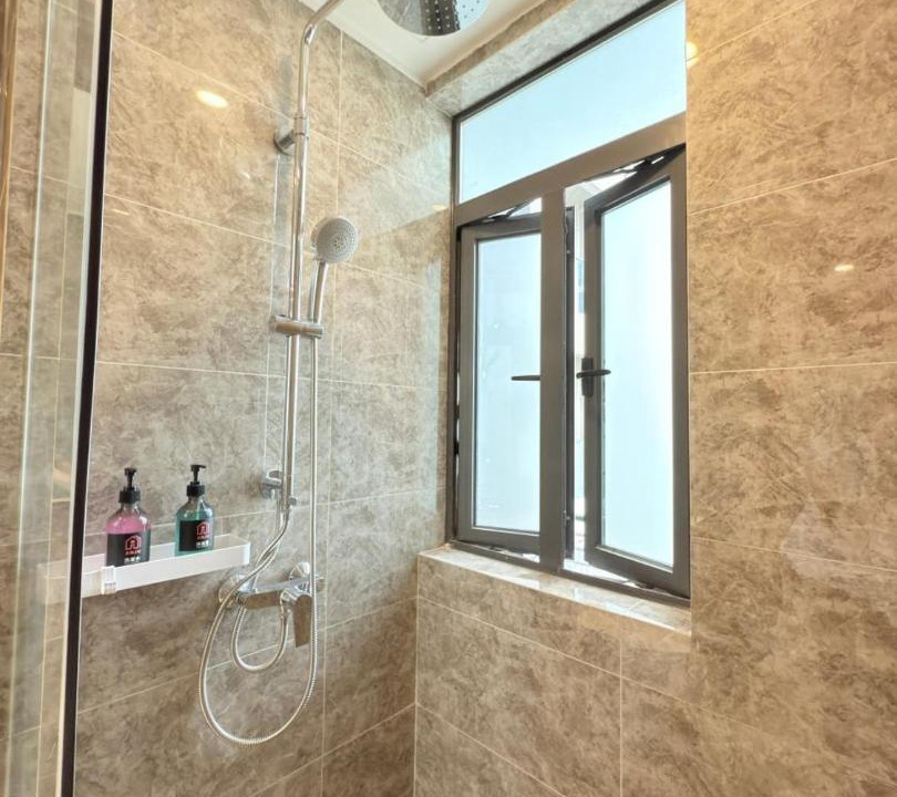 Photo of Bathroom in Central District