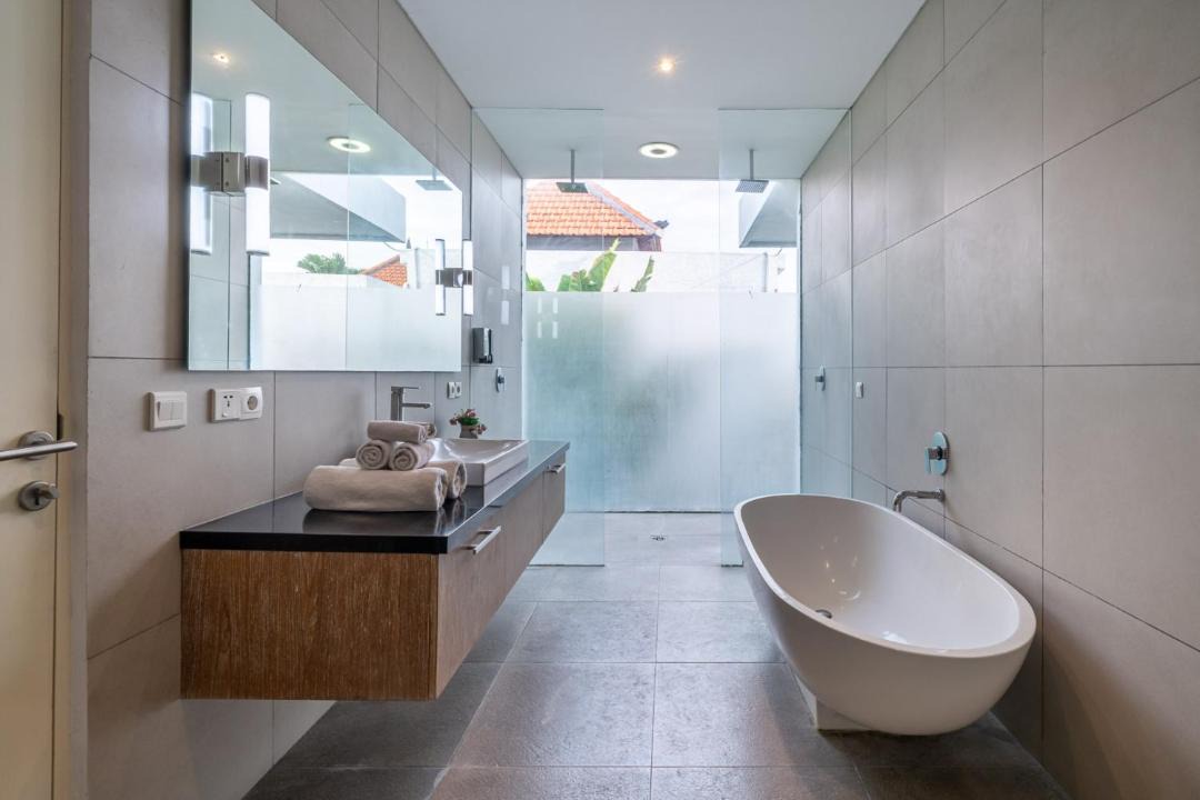 Photo of Bathroom in Petitenget