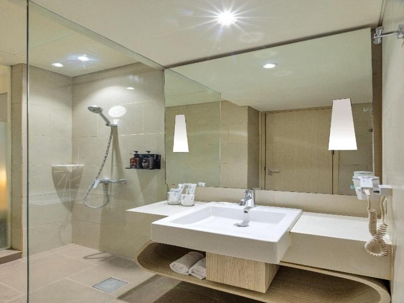 Photo of Bathroom in Gambir
