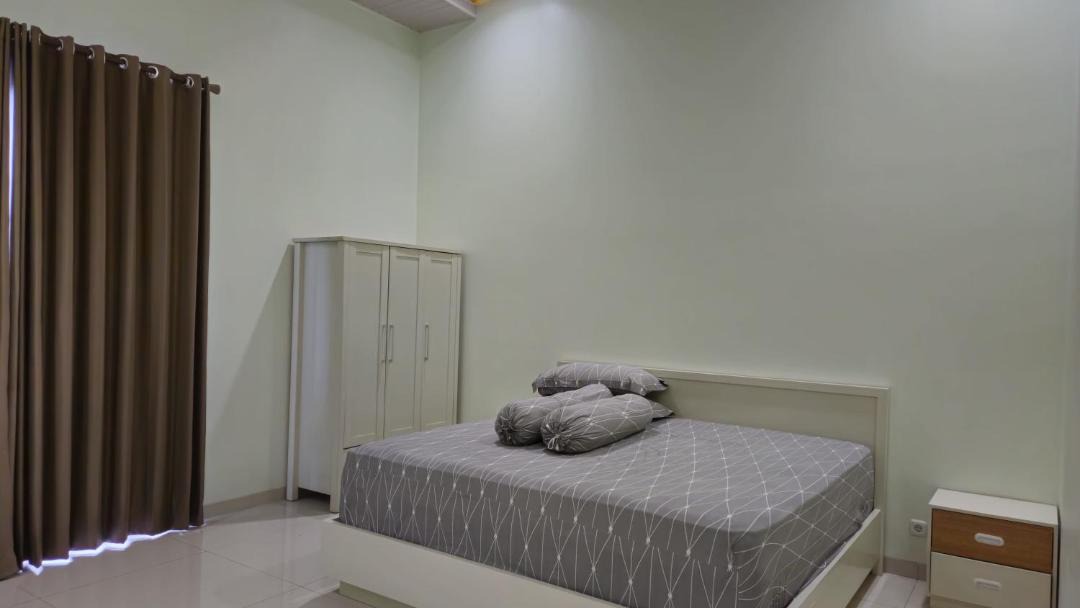 Photo of Bedroom in Hargomulyo