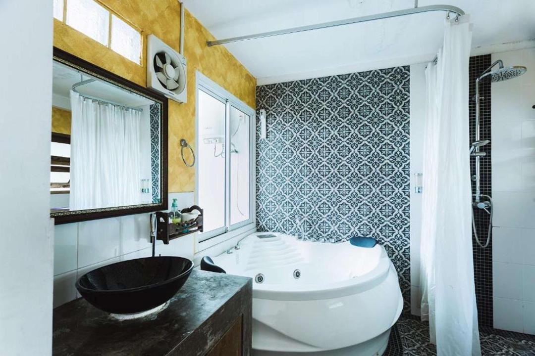 Photo of Bathroom in Thapae