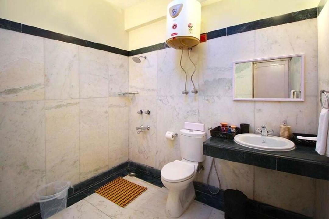 Photo of Bathroom in The Mall Road