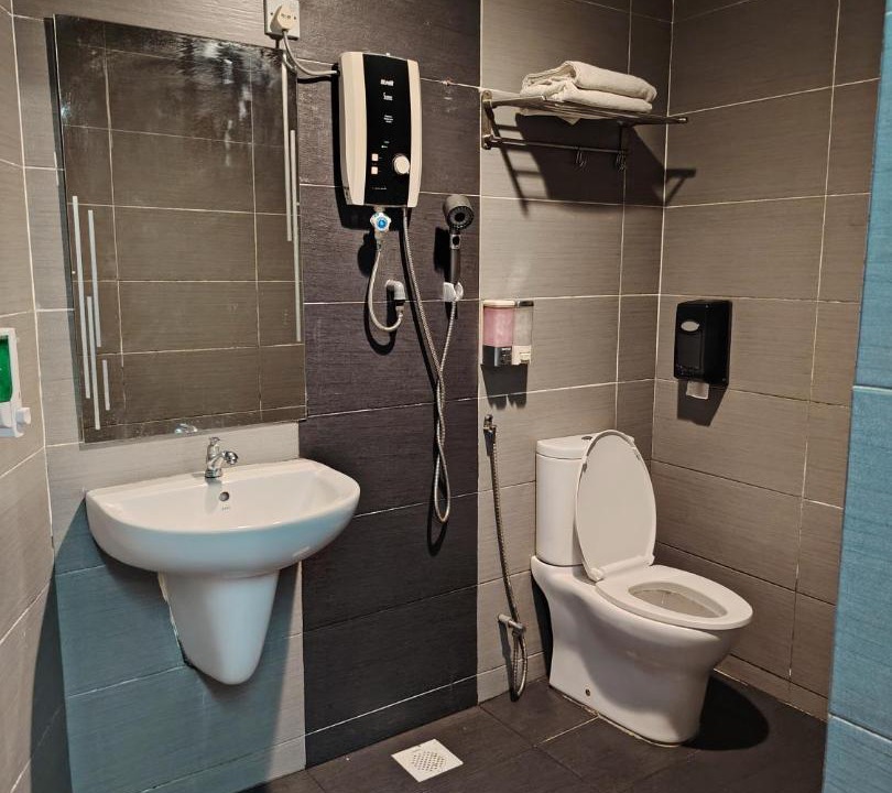 Photo of Bathroom in Central District