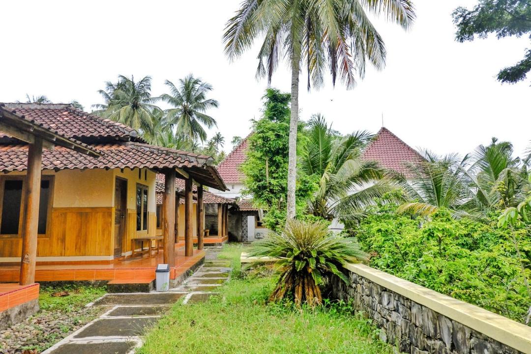 Photo of Others in Pacitan