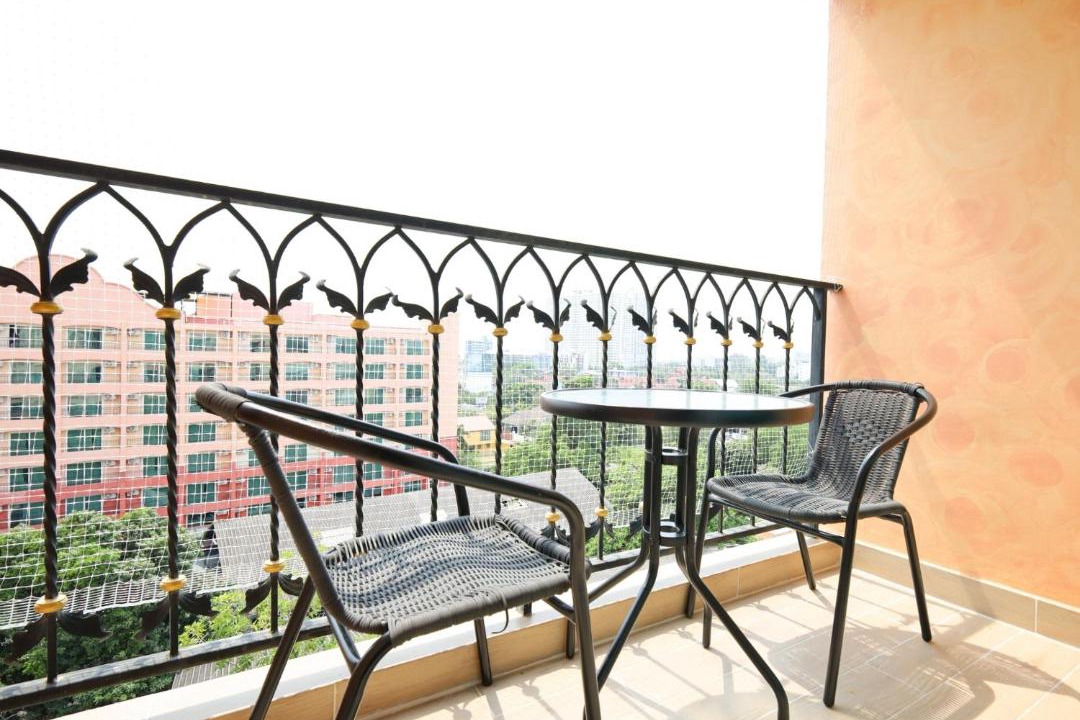 Photo of Patio Balcony in Na Kluea
