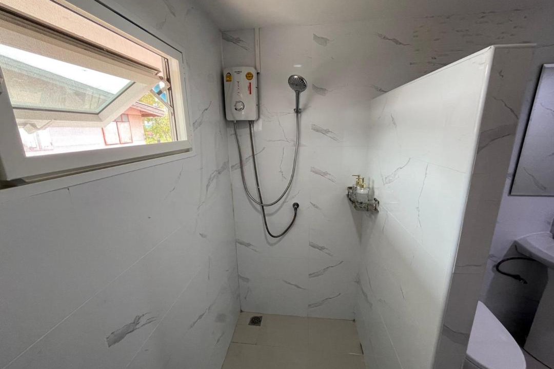 Photo of Bathroom in Taling Chan