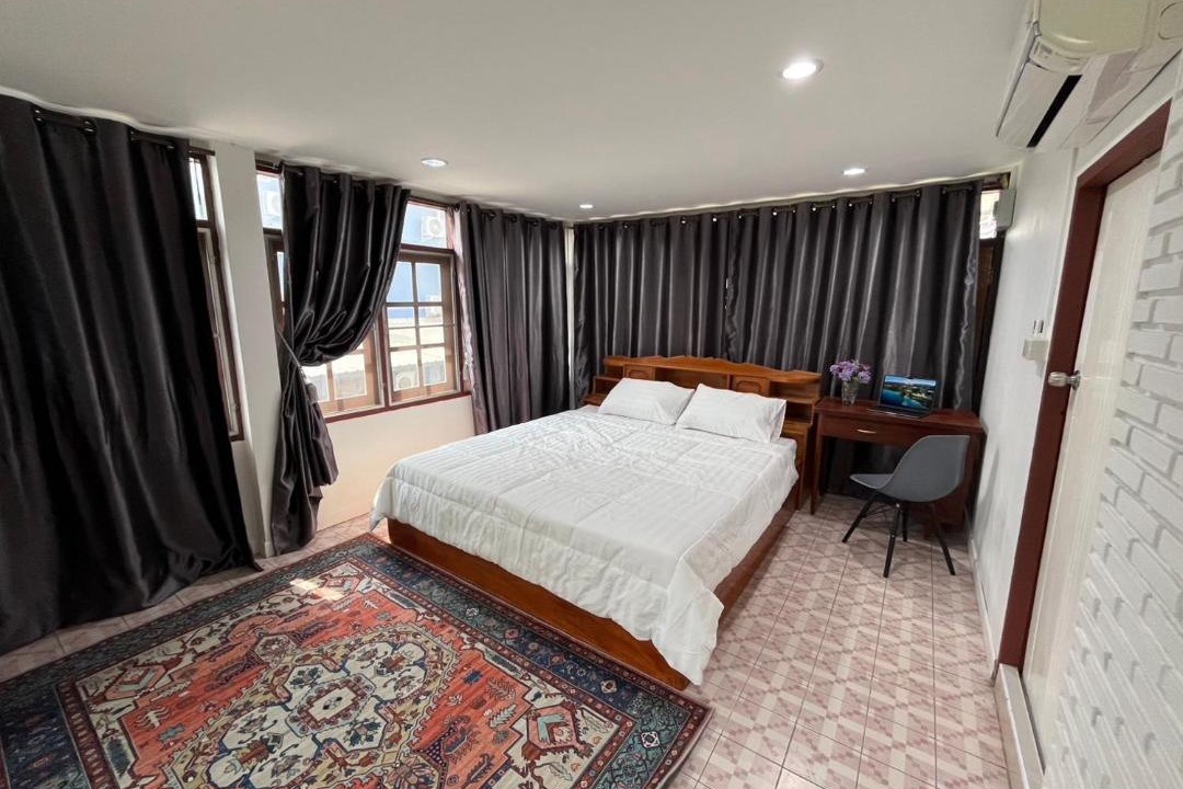 Photo of Bedroom in Taling Chan