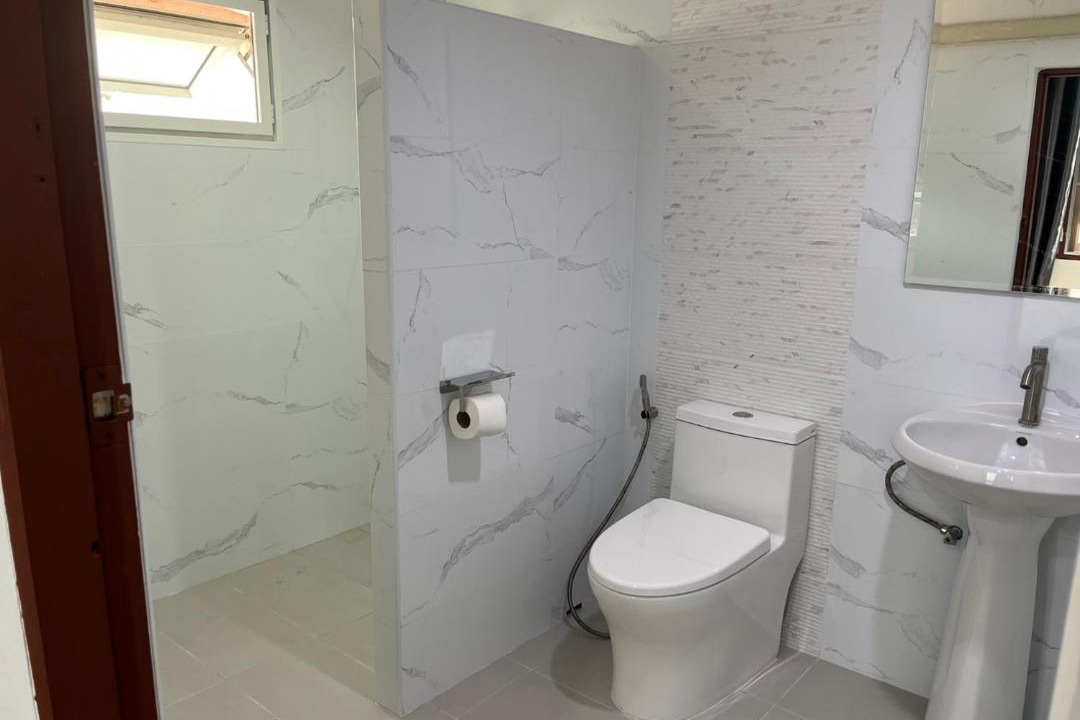 Photo of Bathroom in Taling Chan