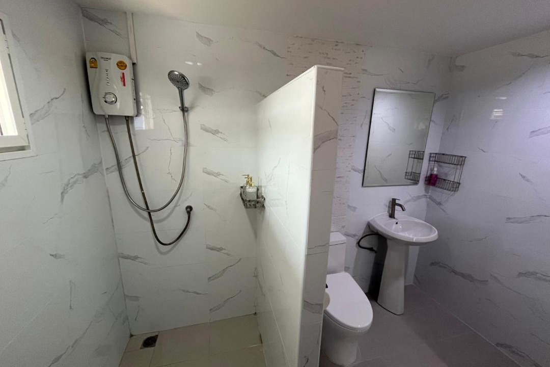 Photo of Bathroom in Taling Chan