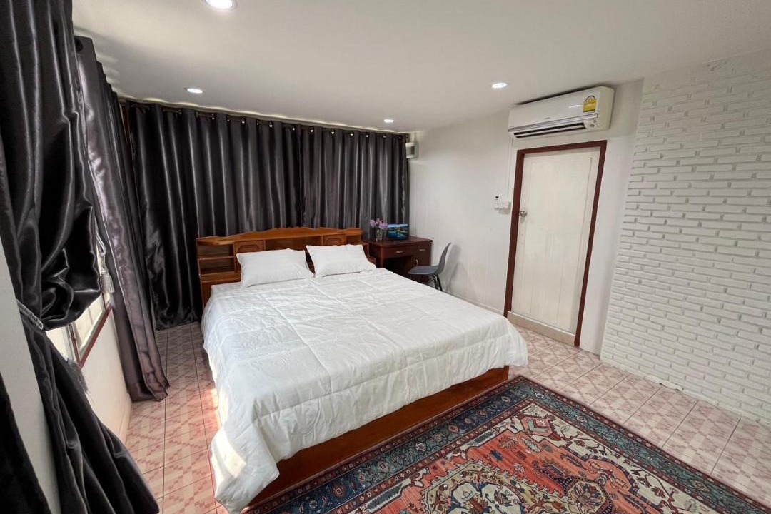 Photo of Bedroom in Taling Chan