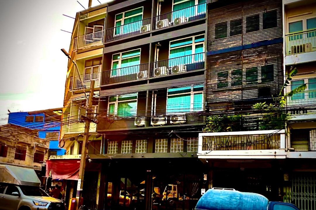 Photo of Buildings in Pom Prap