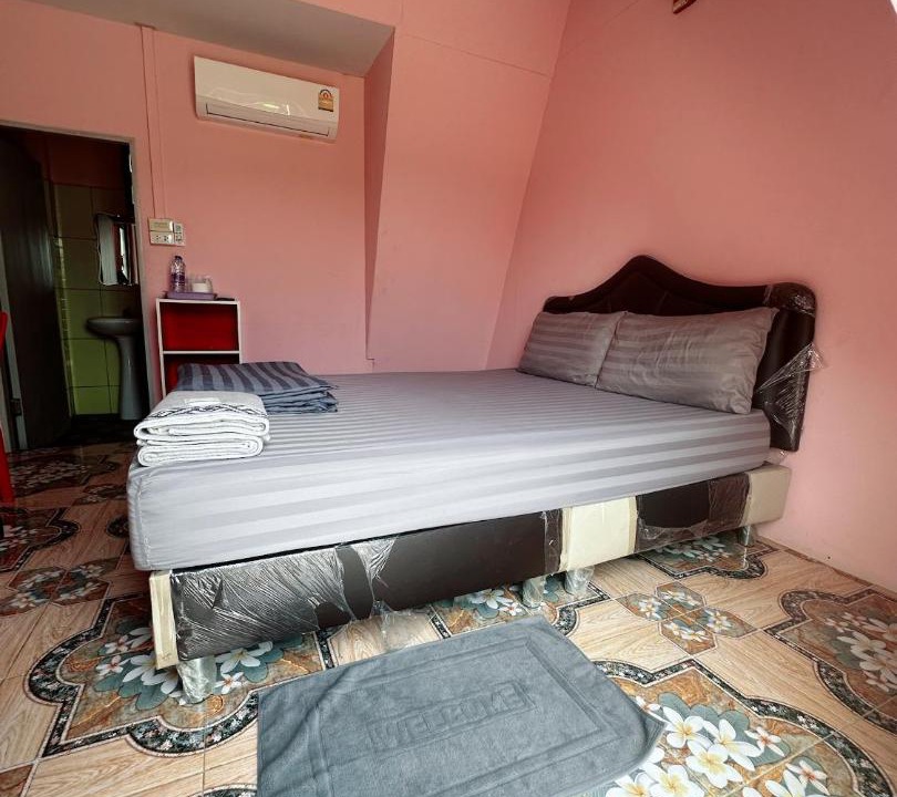 Photo of Bedroom in Photharam