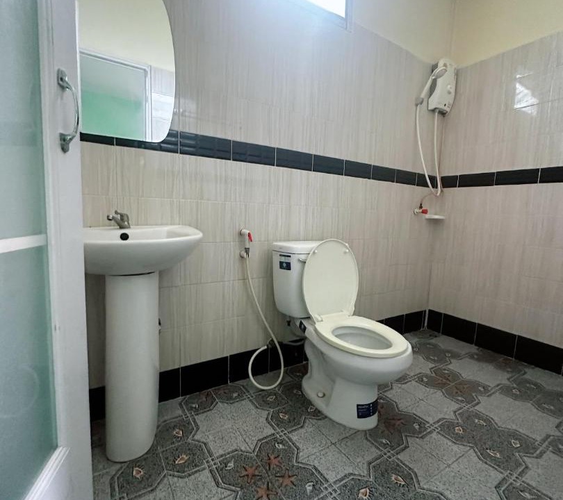 Photo of Bathroom in Photharam