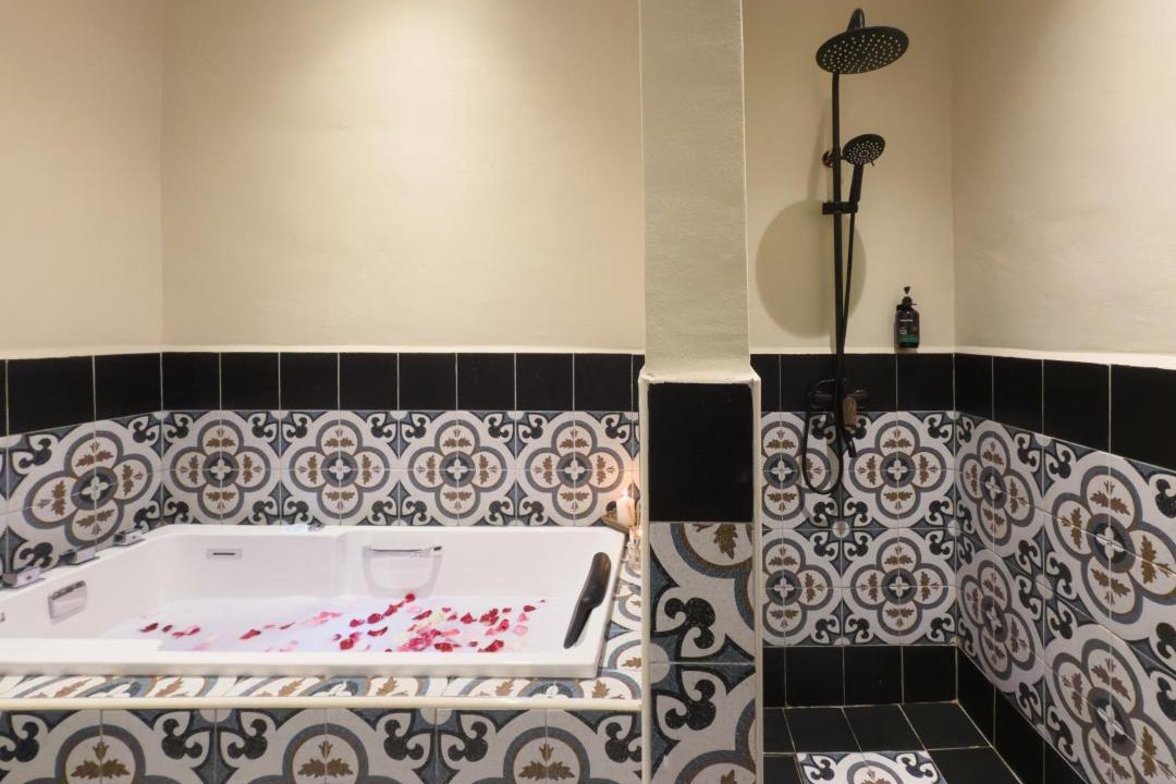 Photo of Bathroom in Historic George Town