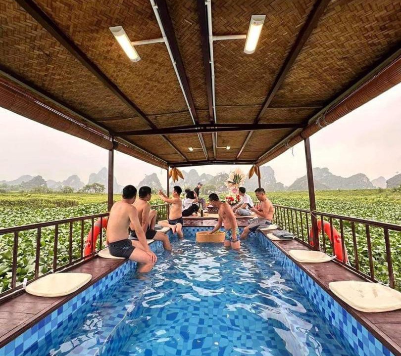 Photo of Others in Hoa Lu
