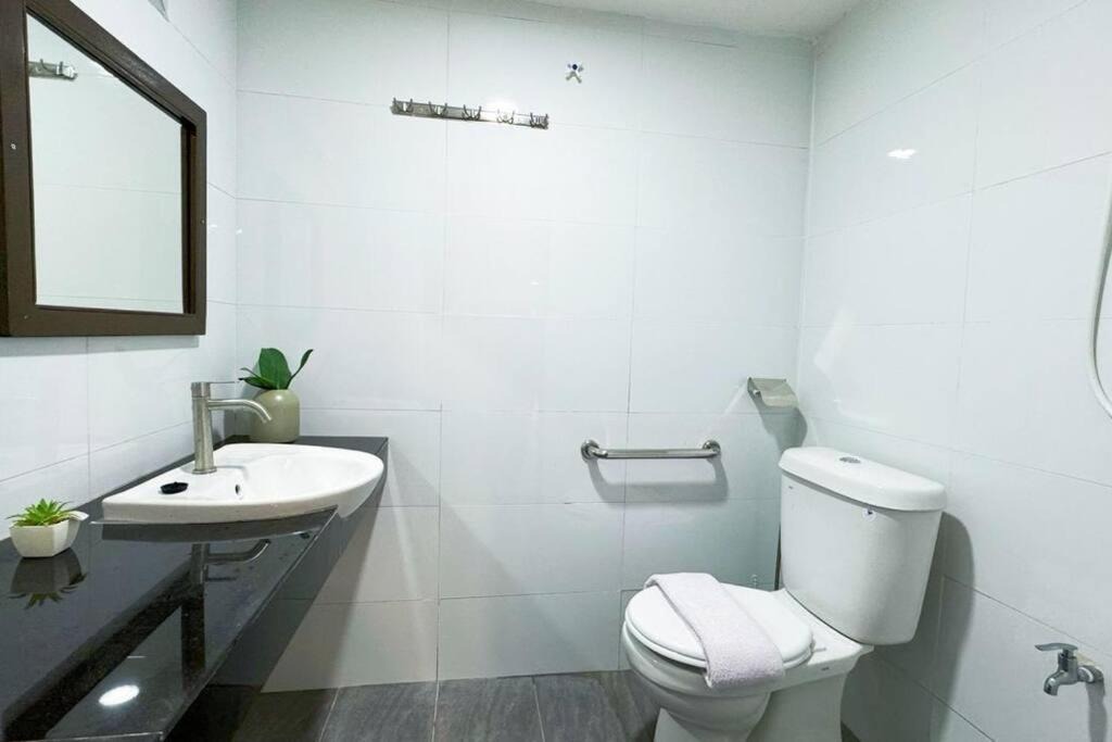 Photo of Bathroom in Taman Pakatan