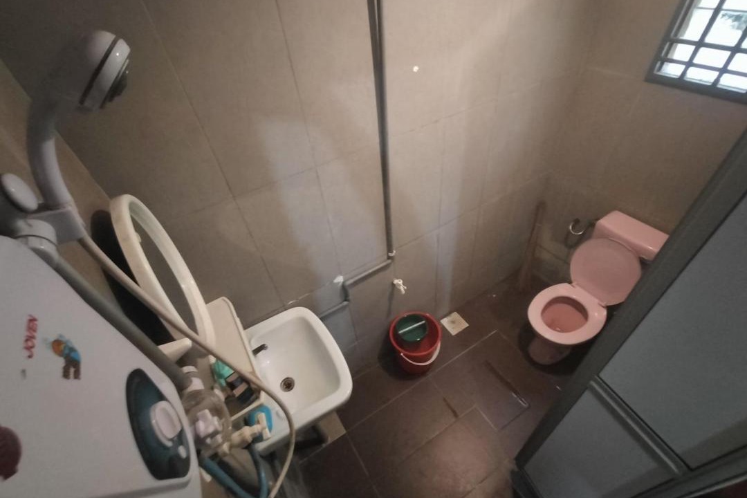 Photo of Bathroom in Parit Raja