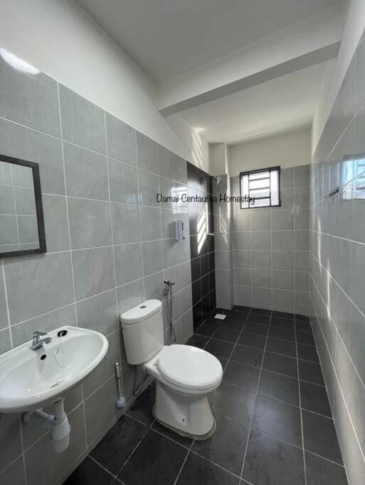 Photo of Bathroom in Perak Tengah District