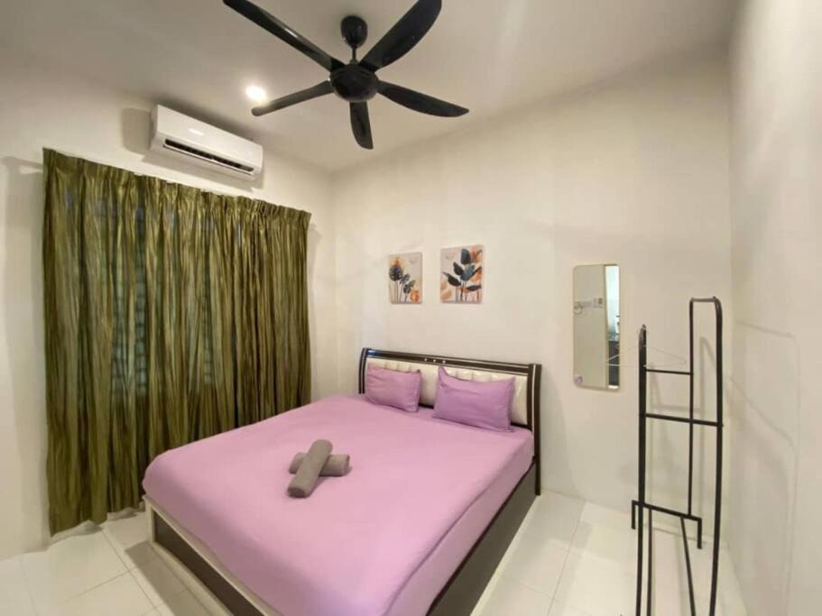 Photo of Bedroom in Batu Enam