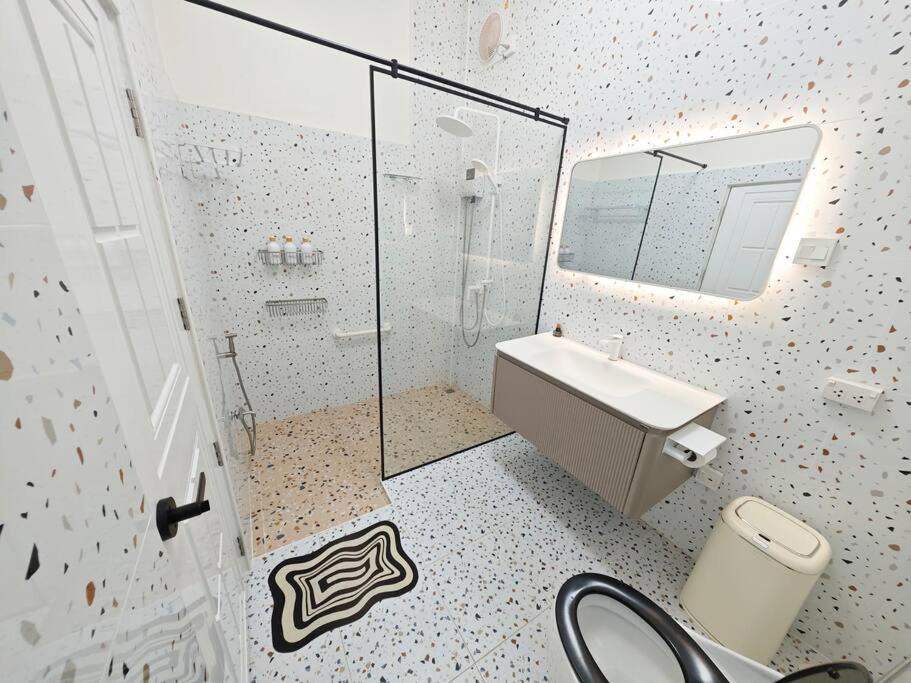 Photo of Bathroom in Amphawa