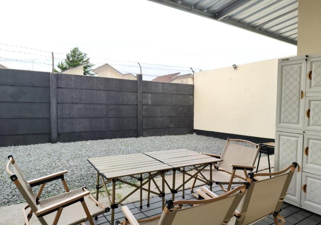Photo of Patio Balcony in North Cirebon
