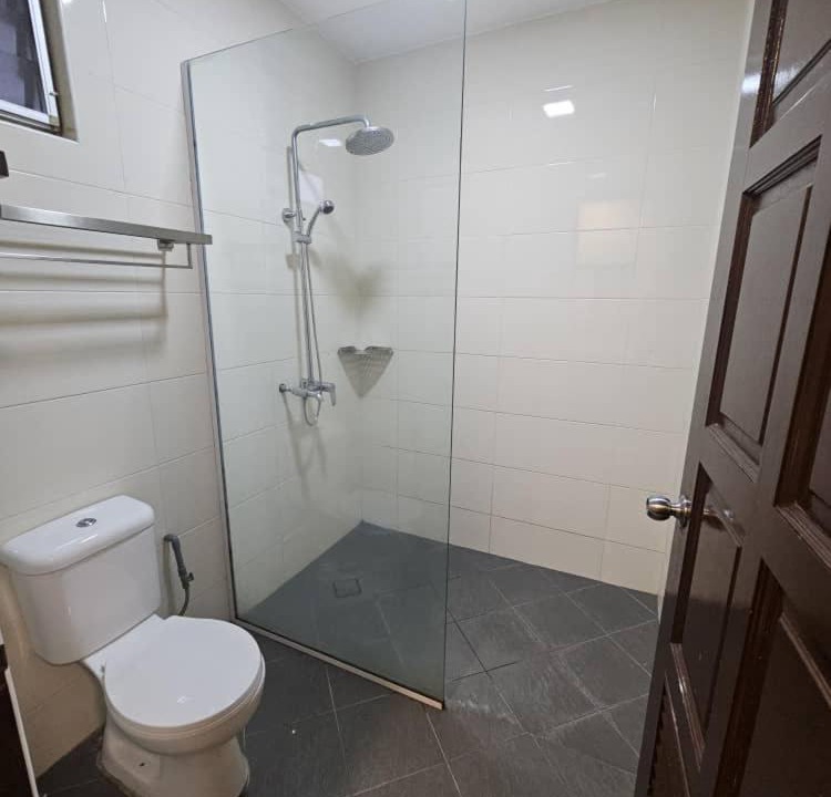 Photo of Bathroom in Parit Raja